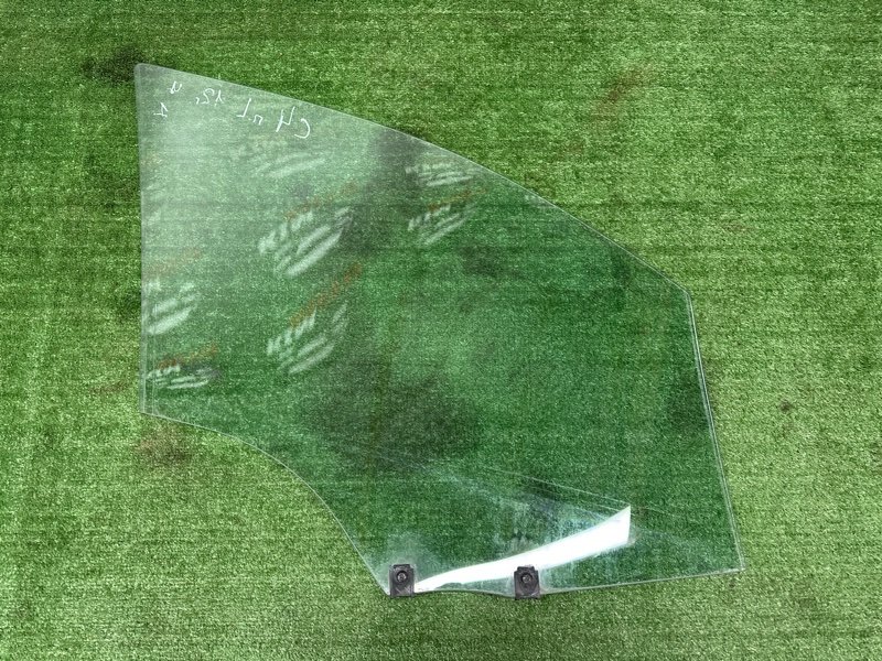 Стекло двери Citroen C 4