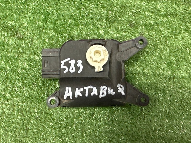 Сервопривод заслонки печки Skoda Octavia A5