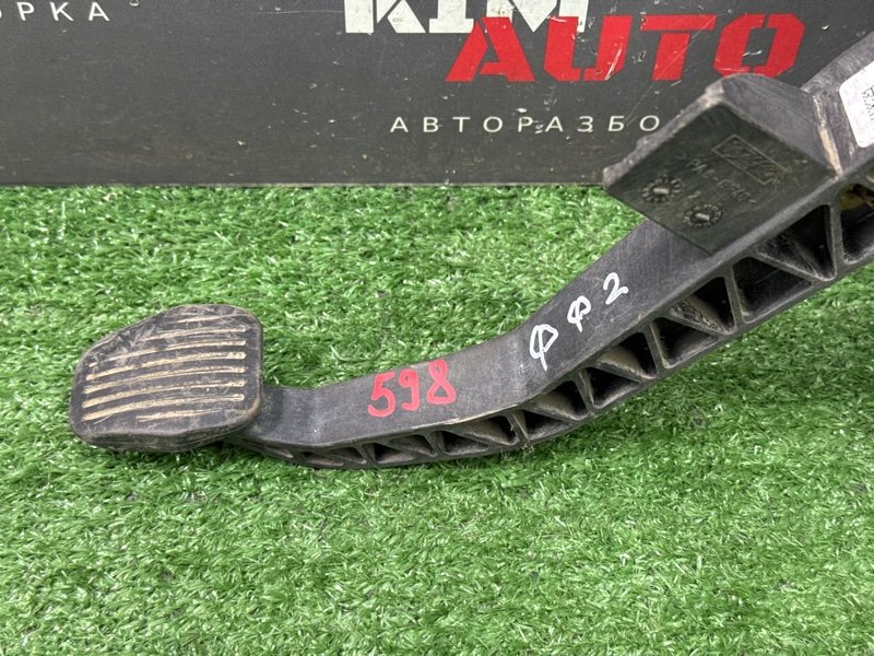 Педаль сцепления Ford Focus 2