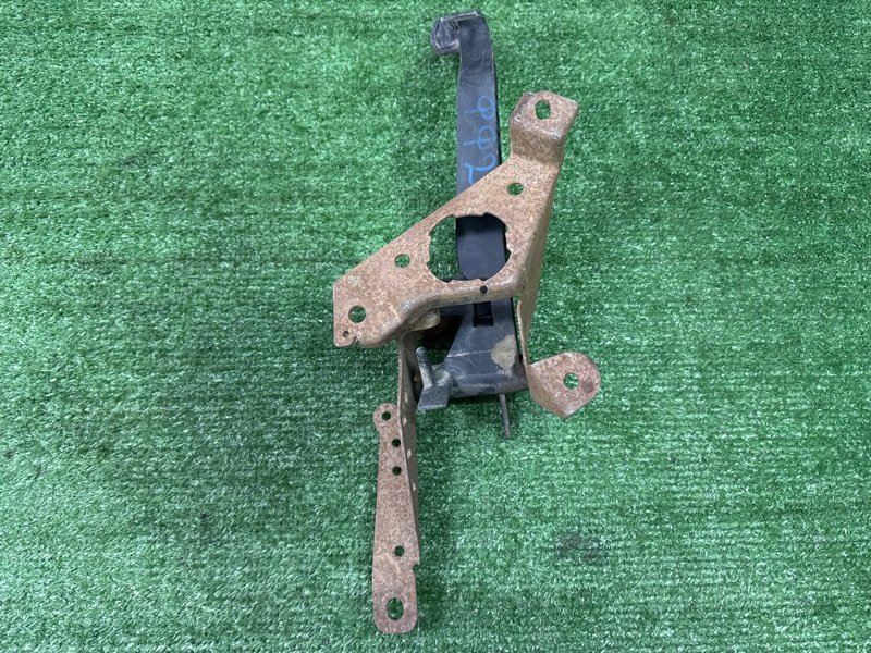 Педаль сцепления Ford Focus 2