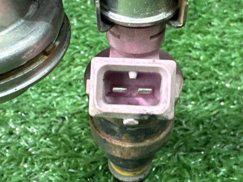 Топливная рейка с форсунками BMW 5-SERIES E39