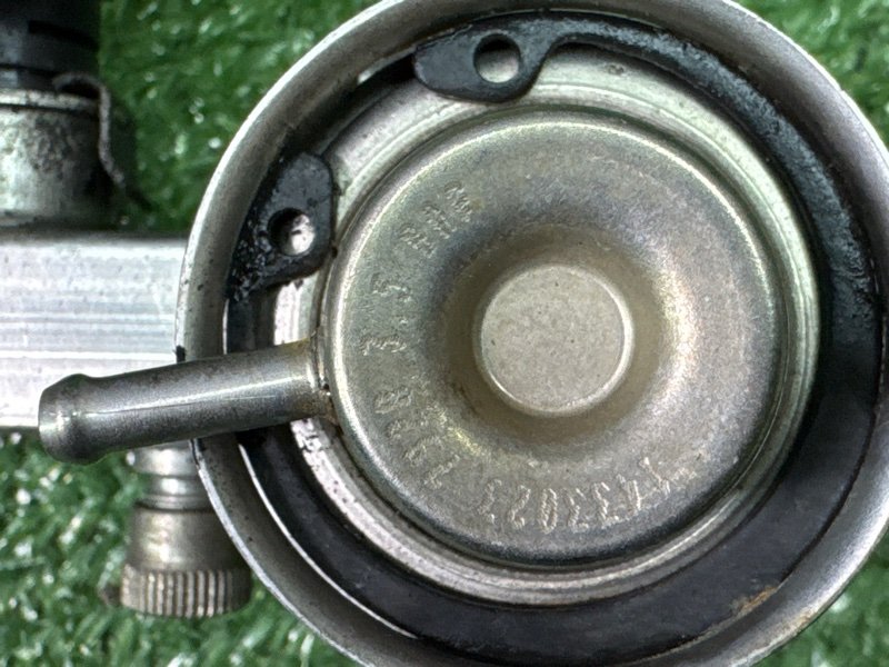 Топливная рейка с форсунками BMW 3-SERIES E46