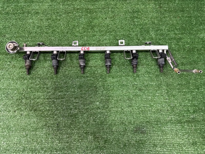 Топливная рейка с форсунками BMW 3-SERIES E46