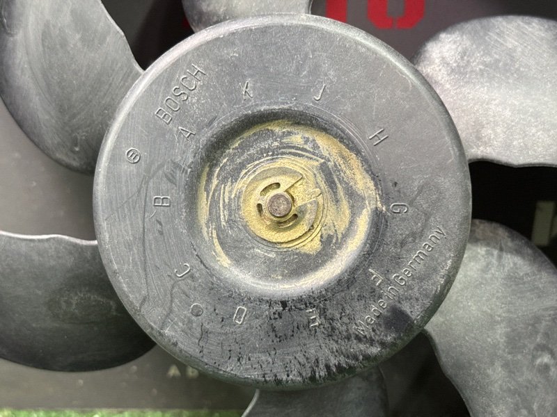 Вентилятор охлаждения радиатора Opel Omega B