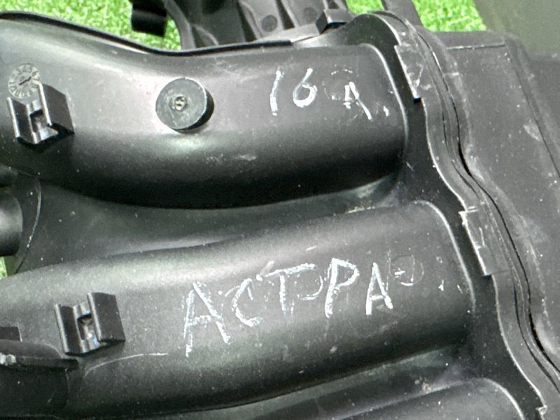 Коллектор впускной Opel Astra H