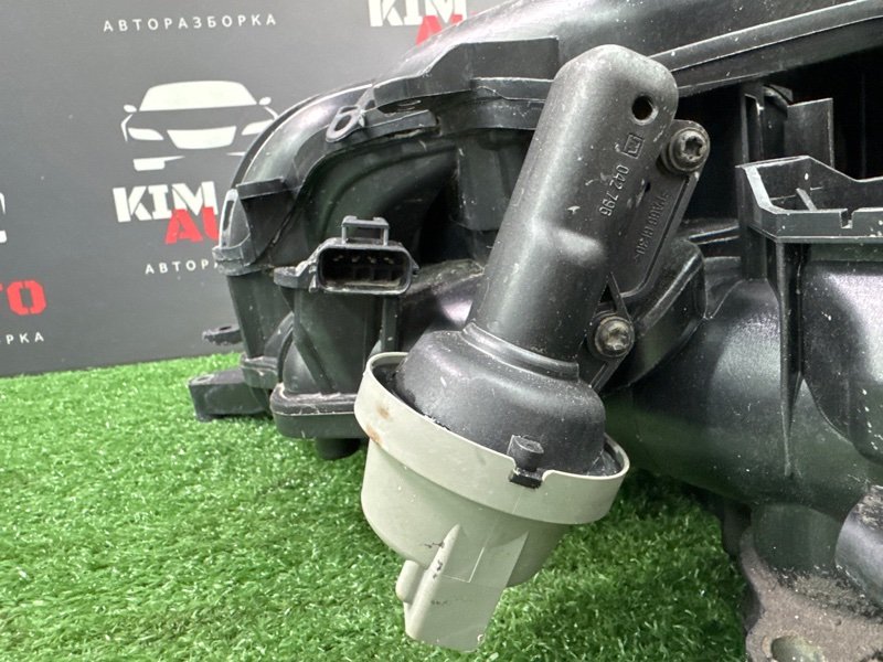 Коллектор впускной Ford Focus 2