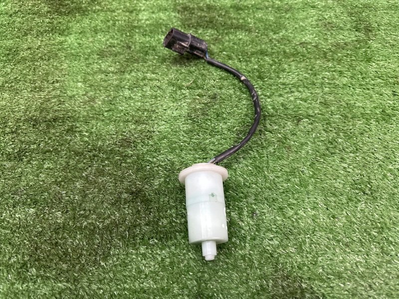 Датчик уровня бачка омывателя Hyundai i30