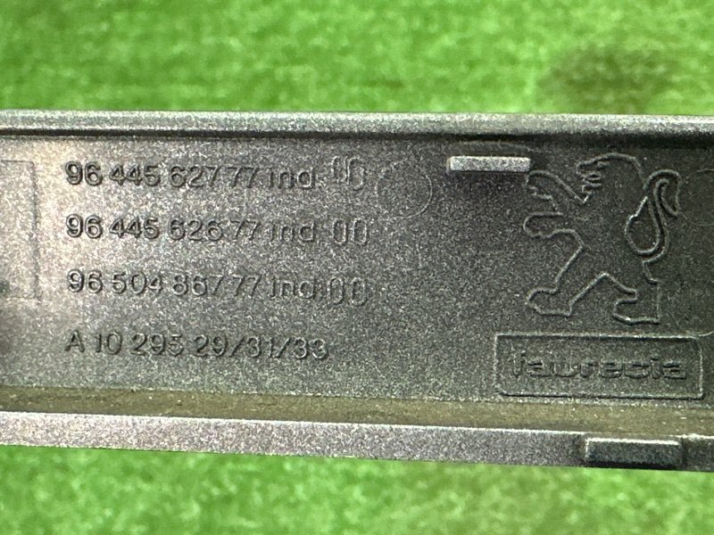 Накладка торпедо Peugeot 407