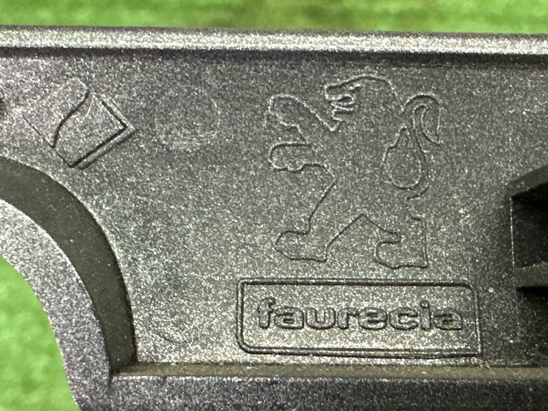 Накладка торпеды центральная Peugeot 407