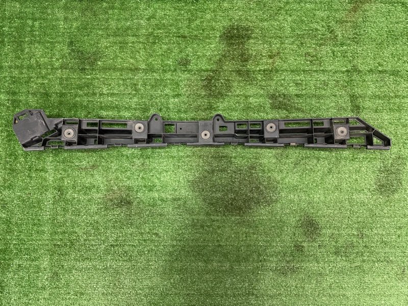 Кронштейн заднего бампера центральный Opel Astra