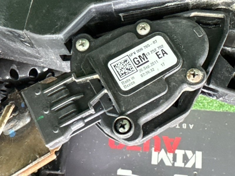 Педаль Opel Astra J