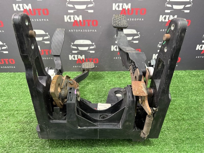 Педаль Opel Astra J