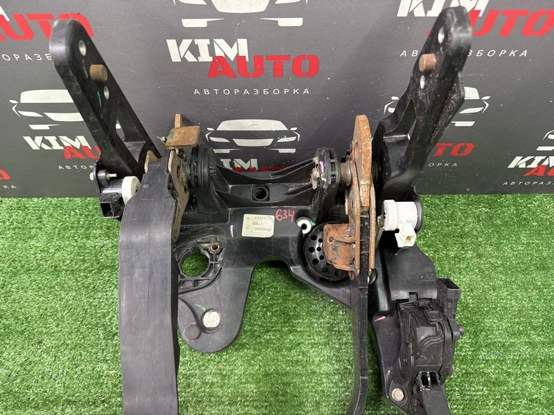 Педаль Opel Astra J