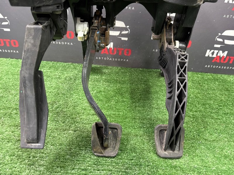 Педаль Opel Astra J