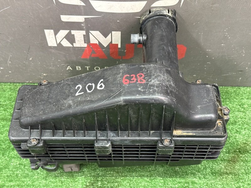 Корпус воздушного фильтра Peugeot 206