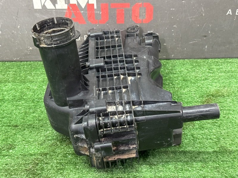 Корпус воздушного фильтра Peugeot 206