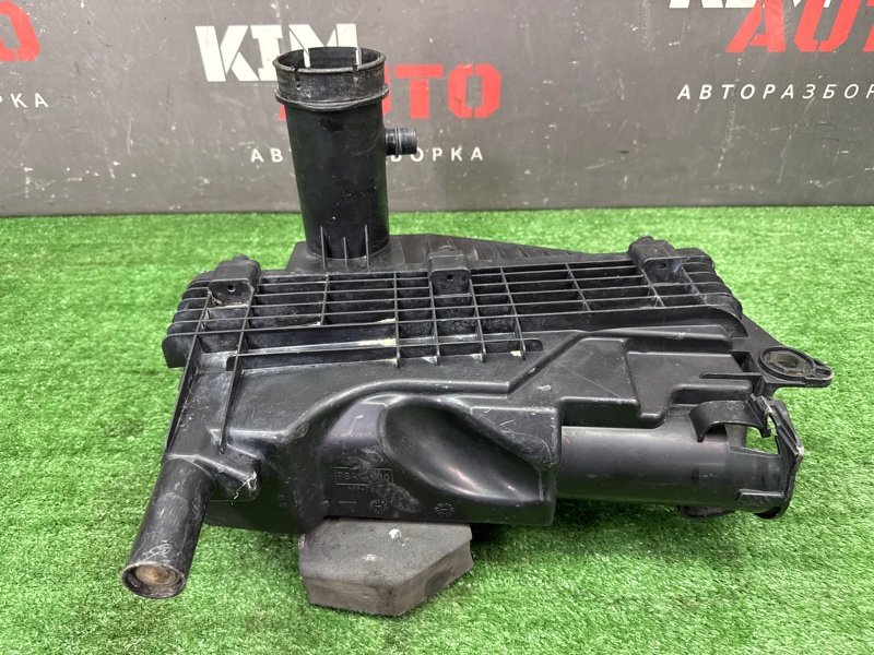 Корпус воздушного фильтра Peugeot 206