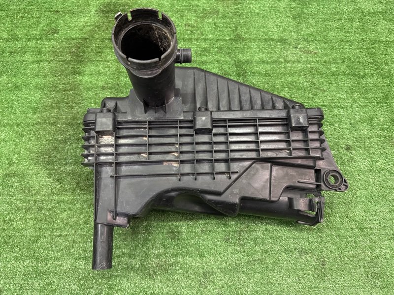 Корпус воздушного фильтра Peugeot 206