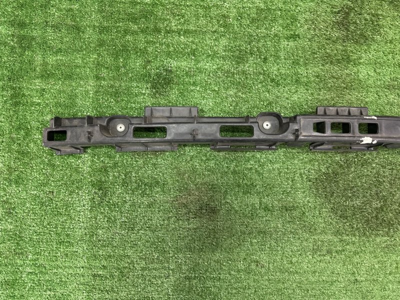 Кронштейн заднего бампера центральный Chevrolet Cruze