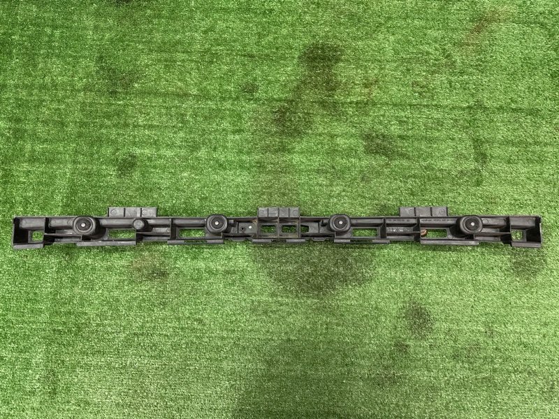 Кронштейн заднего бампера центральный Chevrolet Cruze