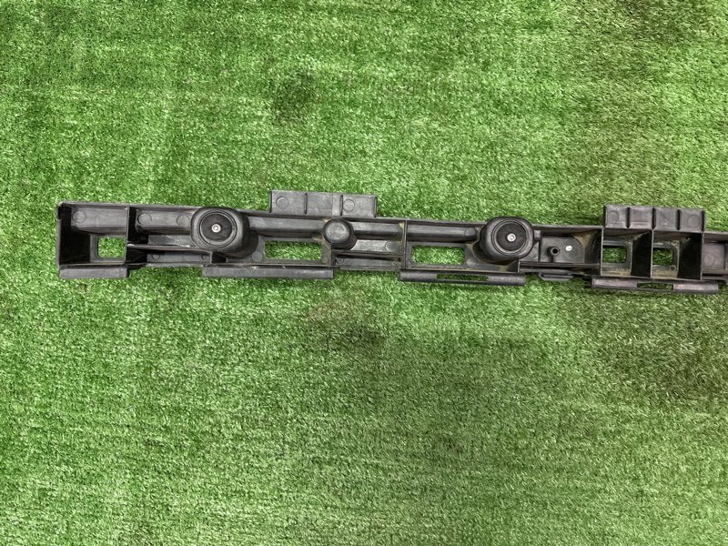 Кронштейн заднего бампера центральный Chevrolet Cruze