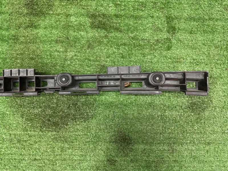 Кронштейн заднего бампера центральный Chevrolet Cruze