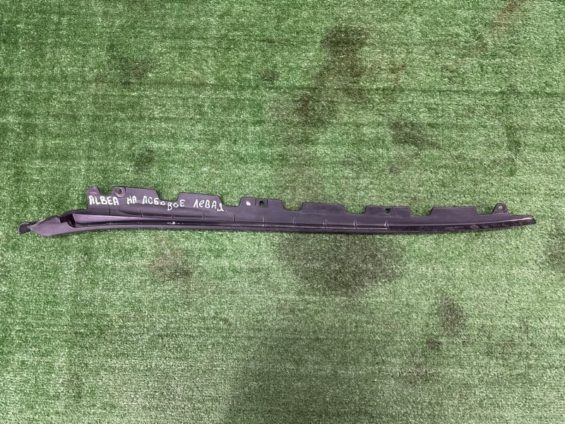 Молдинг лобового стекла Fiat Albea