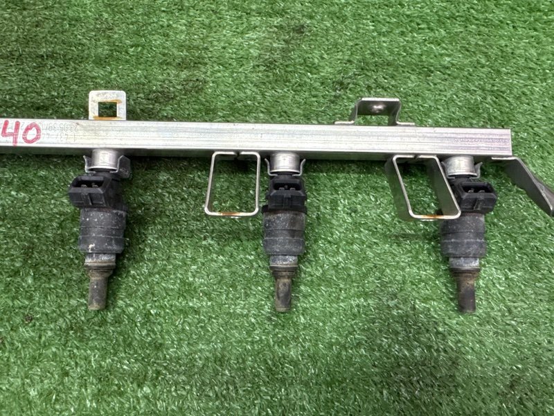 Топливная рейка с форсунками BMW 5-SERIES E39