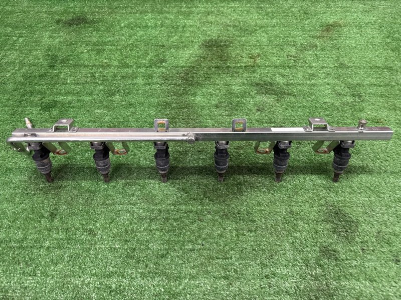 Топливная рейка с форсунками BMW 5-SERIES E39