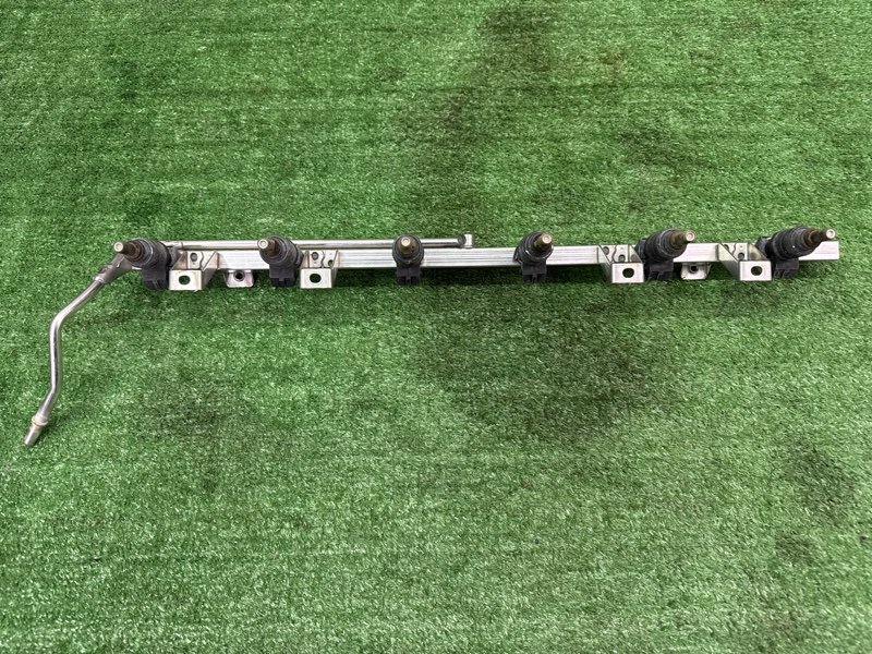 Топливная рейка с форсунками BMW 5-SERIES E39