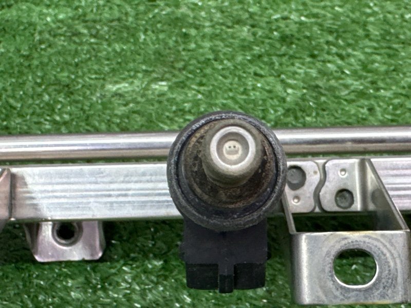 Топливная рейка с форсунками BMW 5-SERIES E39