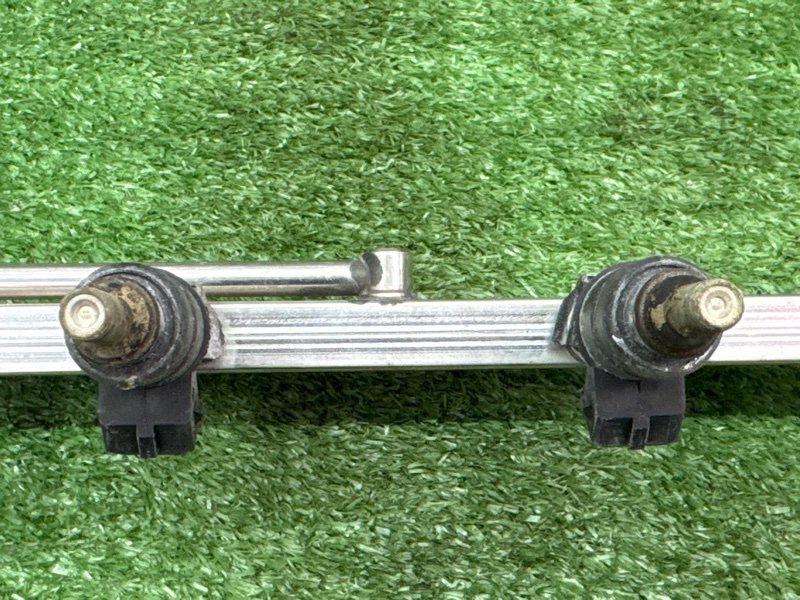 Топливная рейка с форсунками BMW 5-SERIES E39