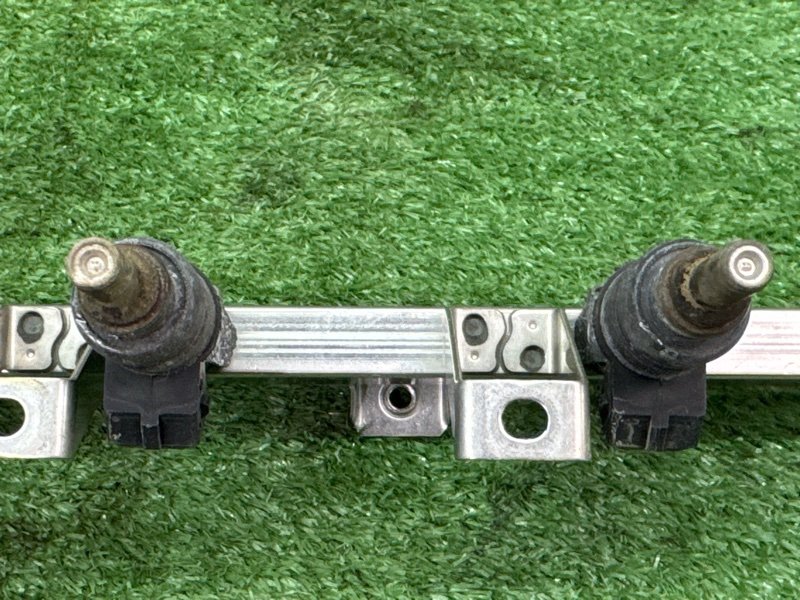 Топливная рейка с форсунками BMW 5-SERIES E39