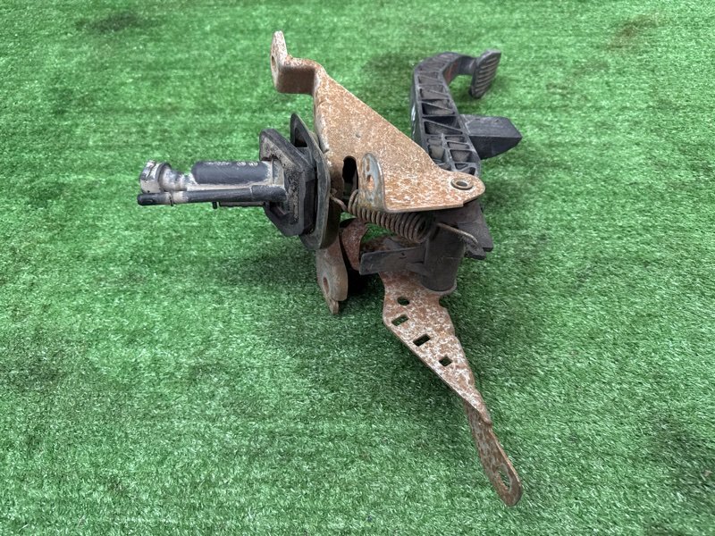 Педаль сцепления Ford Focus 2