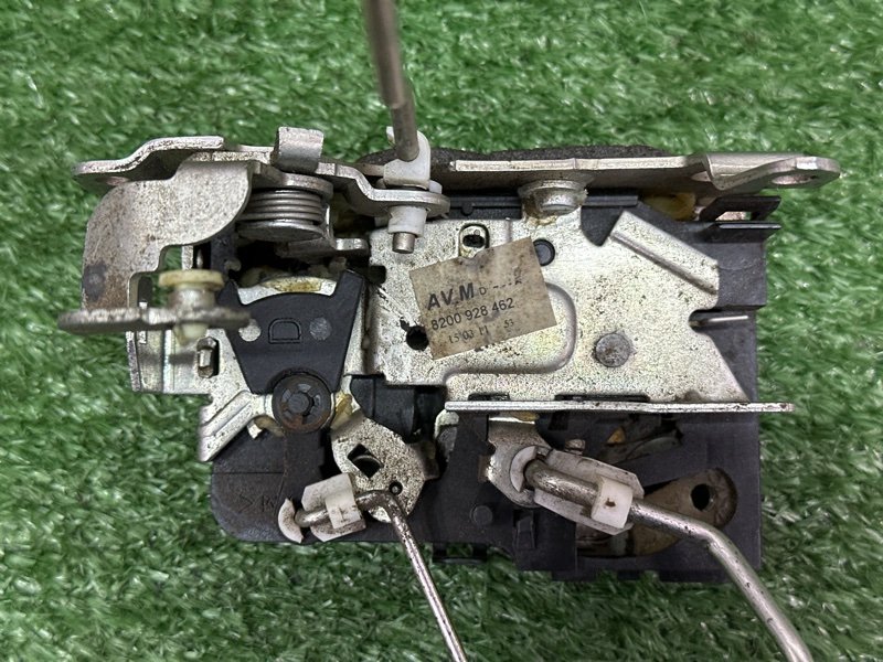 Замок двери Lada Largus