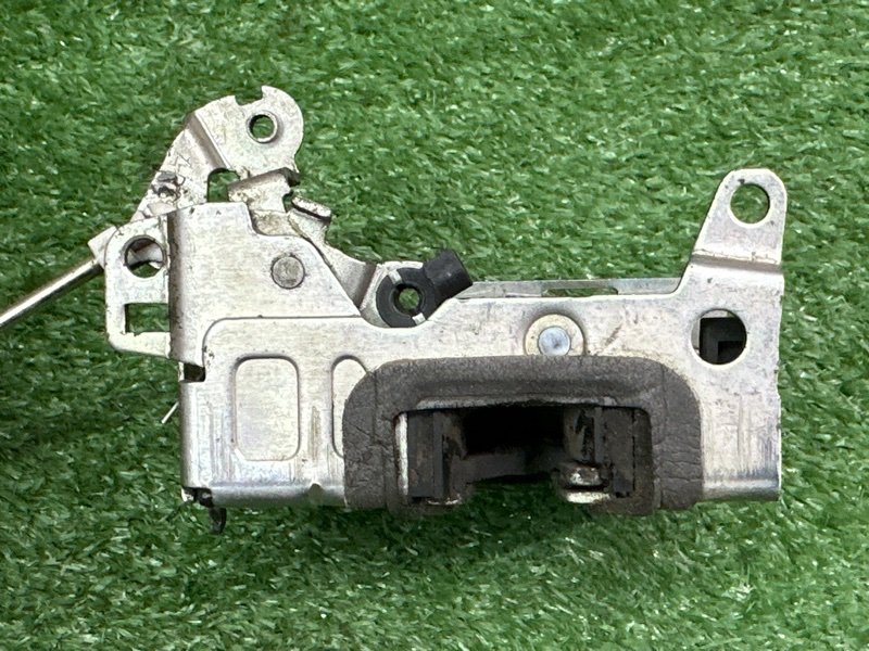 Замок двери Renault Logan