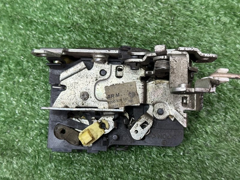 Замок двери Renault Logan