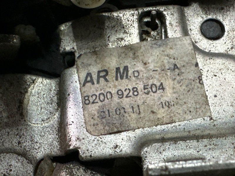 Замок двери Renault Logan