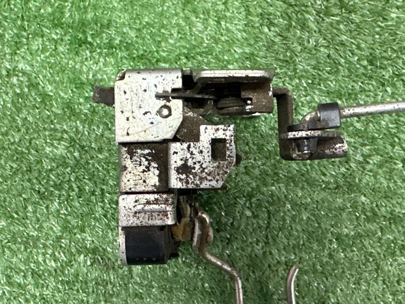 Замок двери Renault Logan