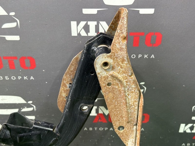 Педаль тормоза АКПП Ford Focus 2