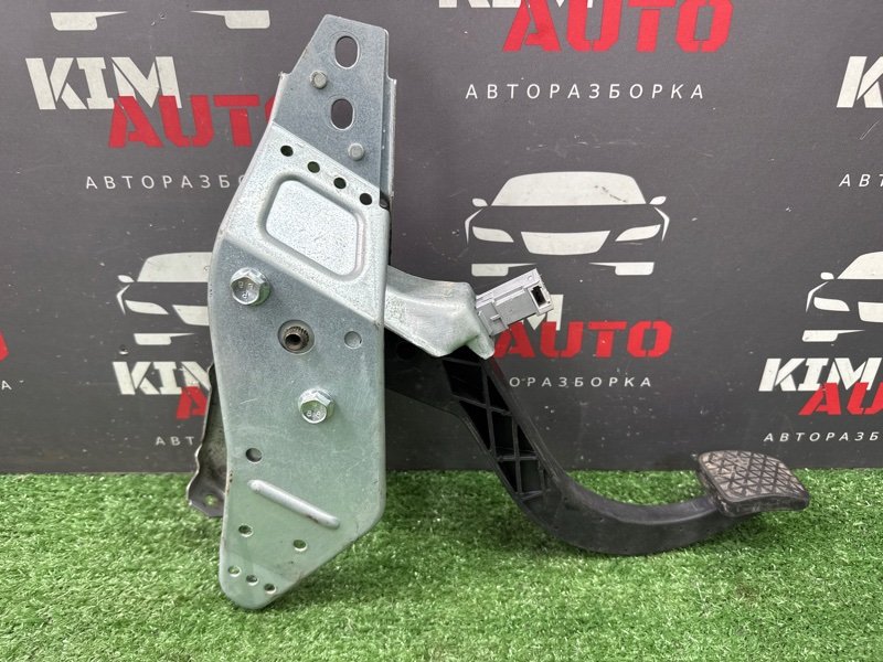 Педаль сцепления Opel Astra H