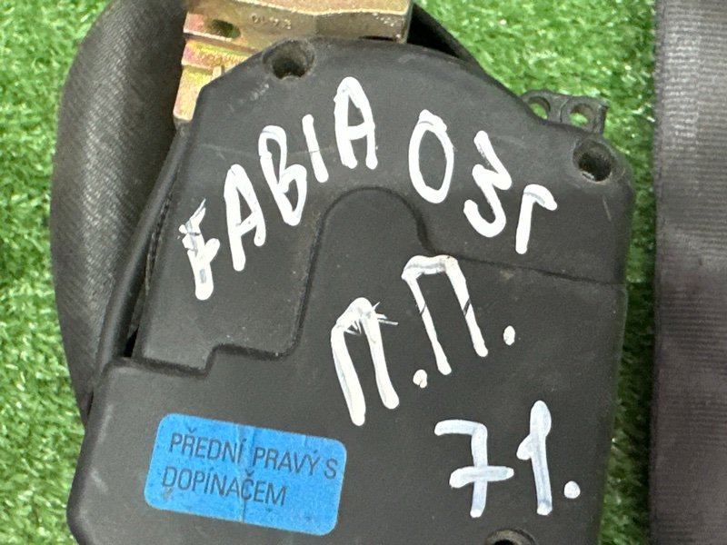 Ремни безопасности Skoda Fabia 1