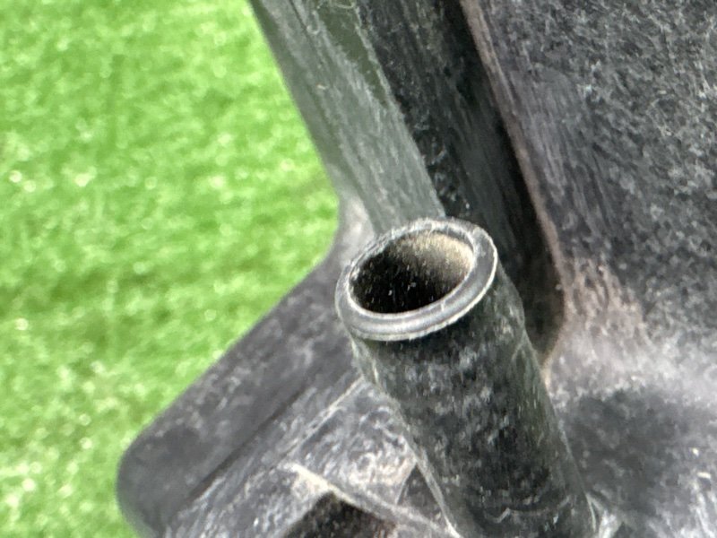 Резонатор воздушного фильтра Mitsubishi Outlander