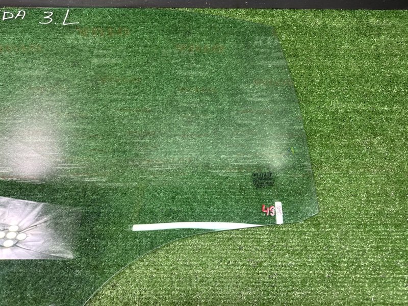 Стекло двери Fiat Panda