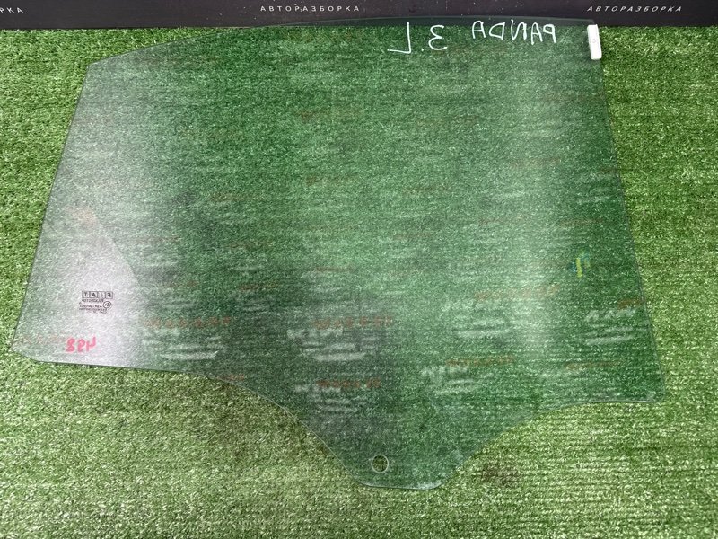 Стекло двери Fiat Panda