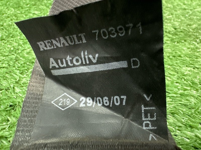 Ремни безопасности Renault Logan