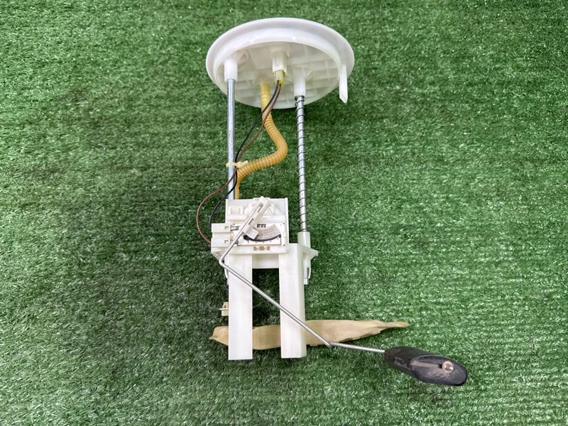 Датчик уровня топлива Hyundai Santa Fe