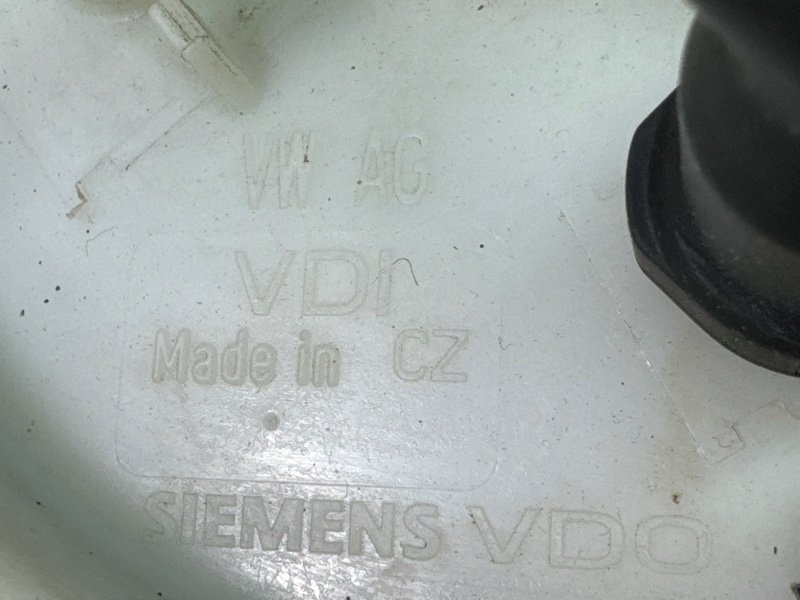 Насос топливный (Бензонасос) Skoda Octavia A5