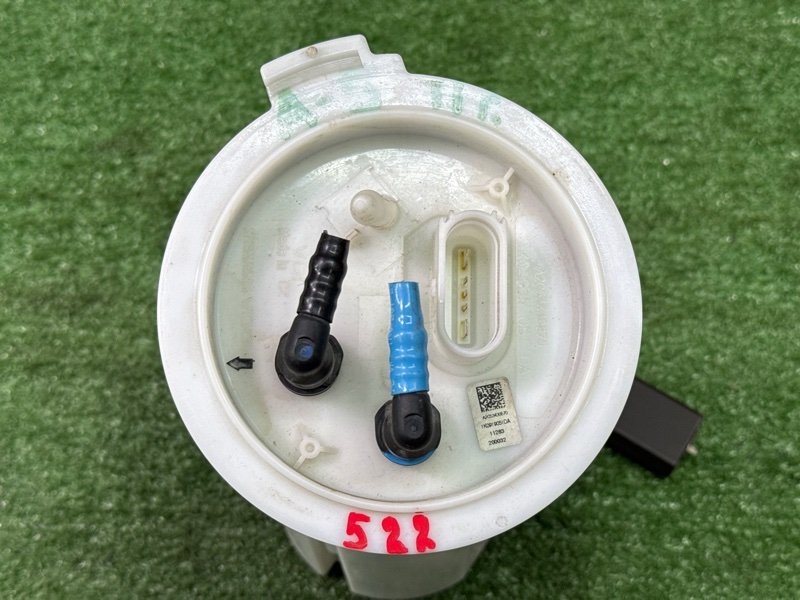 Насос топливный (Бензонасос) Skoda Octavia A5