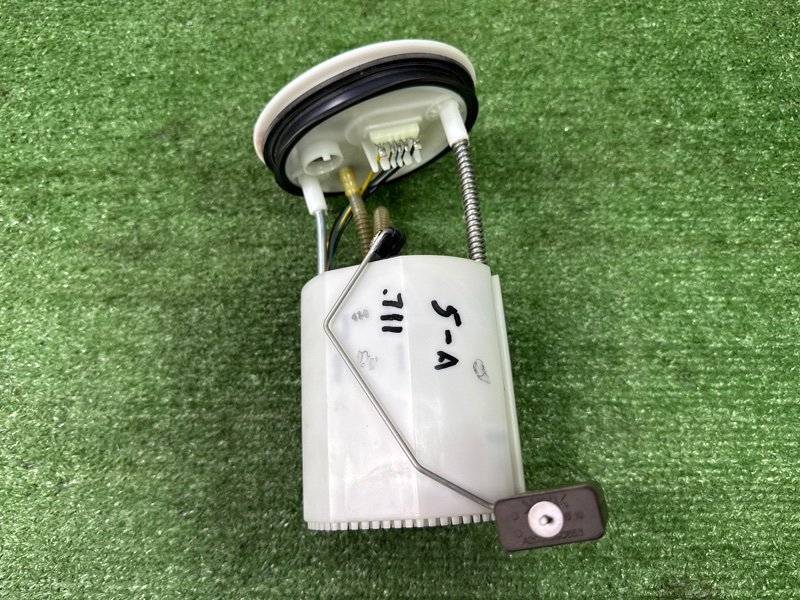 Насос топливный (Бензонасос) Skoda Octavia A5